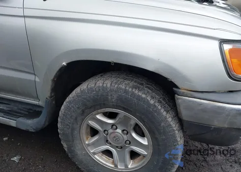 2001 Toyota 4Runner Sr5 V6 z USA, uszkodzony, nr VIN JT3GN86R410207484